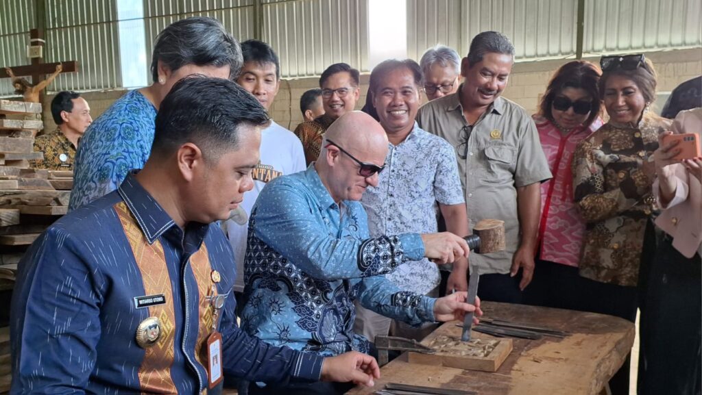 Pelaku UMKM Ukir dan Mebel Jepara Didorong Tembus Pasar Global Lewat Akselerasi Digitalisasi